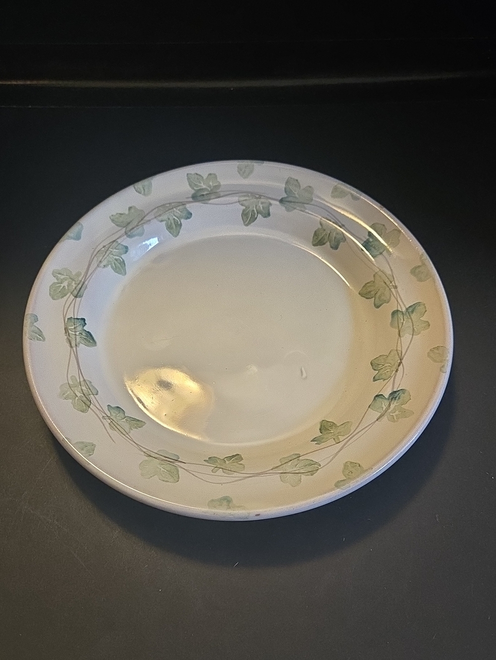 Hand Painted Ivy Leaf Ceramic Dinner Plate - Soft Green Made In Italy